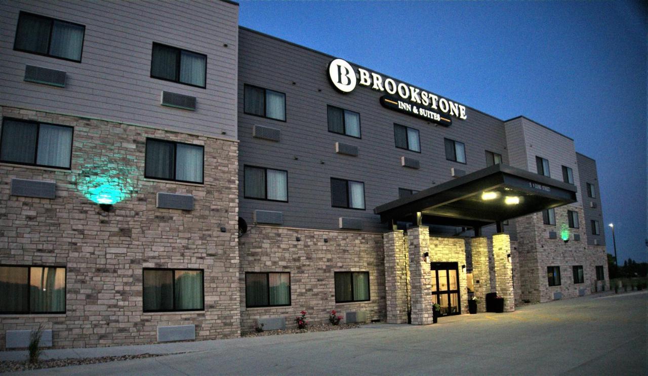 Brookstone Inn & Suites Форт Додж Екстериор снимка